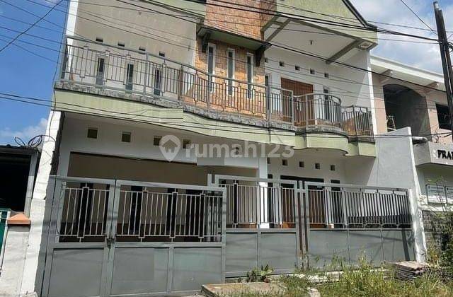 Dijual Rumah 2 Lantai SHM di Manukan Lor Surabaya 1