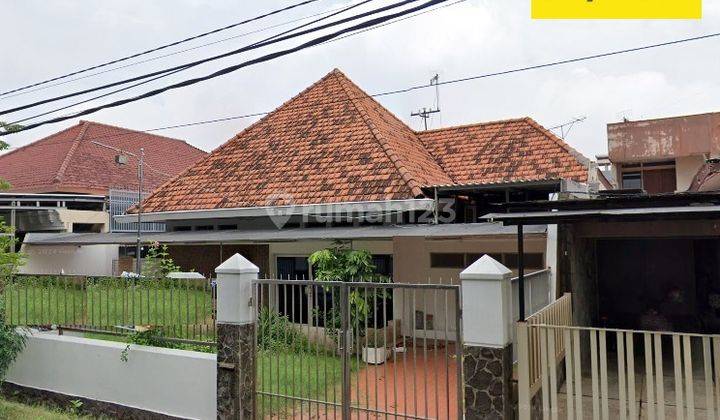 Dijual Rumah SHM di Jalan Kelabat Petemon Surabaya Pusat 1