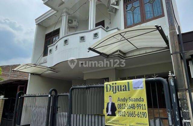 Dijual Rumah 2 Lantai SHM di Griya Kebraon Barat Surabaya 1