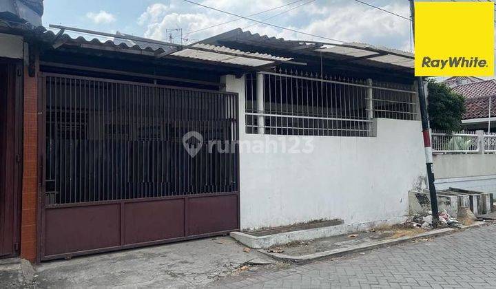 Disewakan Rumah di Raya Darmo Indah Selatan Surabaya 1