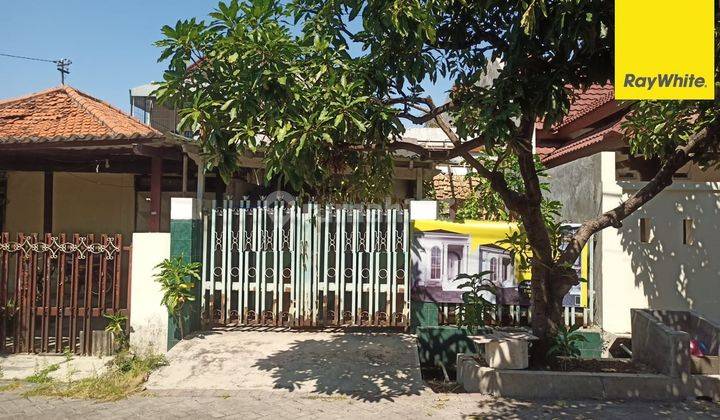 Dijual Rumah SHM di Jalan Tenggilis Utara Surabaya 1