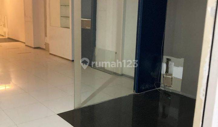 Disewakan Ruko 3 lantai di Nol Jalan Raya Kertajaya Surabaya 2