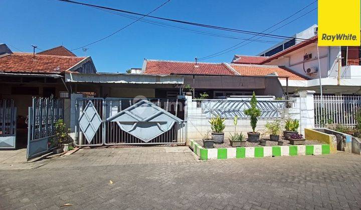 Dijual Rumah SHM di Jalan Tenggilis Utara Surabaya 1