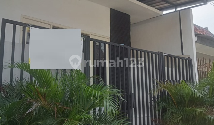 Rumah SHM Dijual di Jalan Plampitan Surabaya Pusat 1