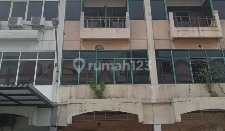 For Rent Shop House at Pengampon Square Surabaya 1