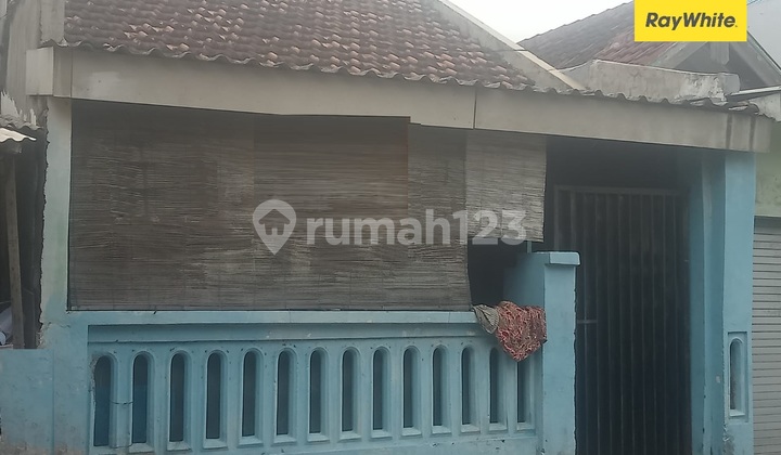 For Sale House on Tambak Wedi Baru Street Surabaya 1
