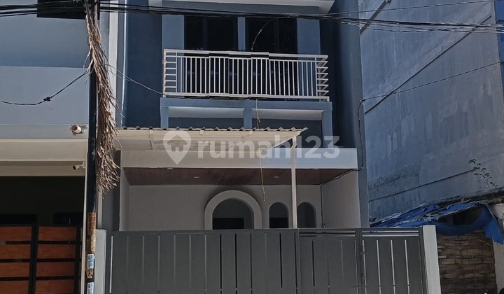 Rumah Dijual di Jalan Kertomenanggal  Surabaya 1