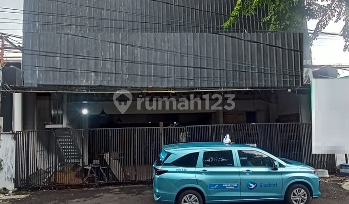 Rumah 2 lantai Dijual di Gayungsari Barat Surabaya 1