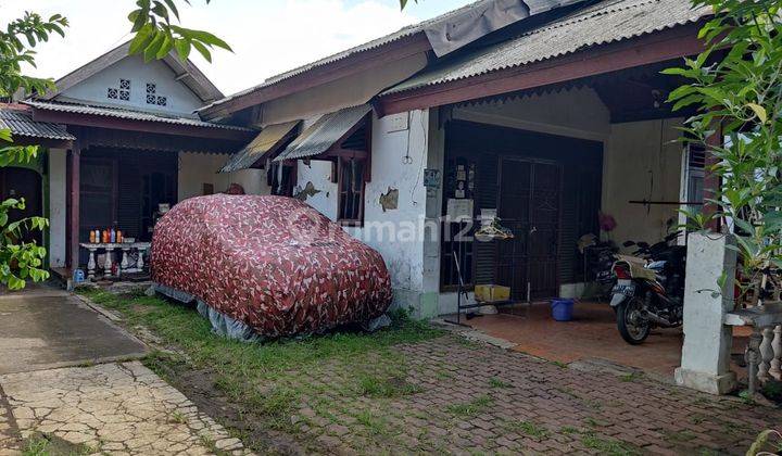 Dijual rumah ada kos2 san aktif di Wadas Menteng 1