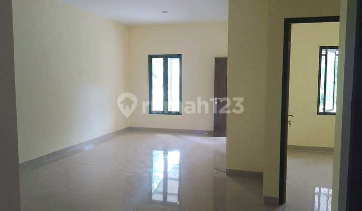 Nice Cheap Renovated House in Alam Sutera, Rarely Available 2