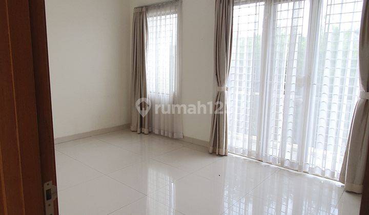 Disewakan Rumah 4 kamar tidur n ruang tamu yg besar di BSD 6