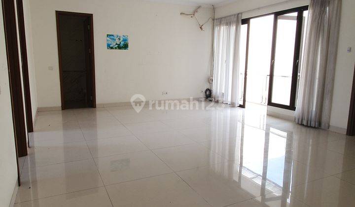 Disewakan Rumah 4 kamar tidur n ruang tamu yg besar di BSD 8