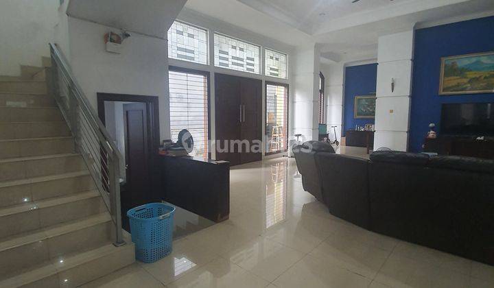 Dijual cepat rumah bagus 3 lantai di Jakarta Barat 2