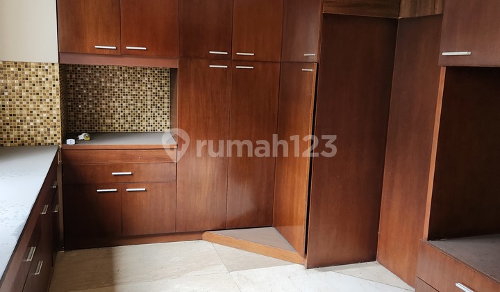 Disewa rumah puri jimbaran timur laut ada kolam renang nego sampe deal 7