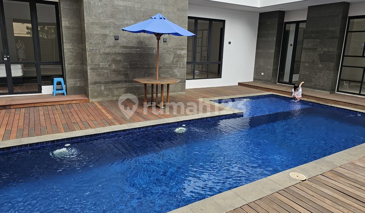 Jual cepat Rumah Emerald Cove Summarecon Gading serpong