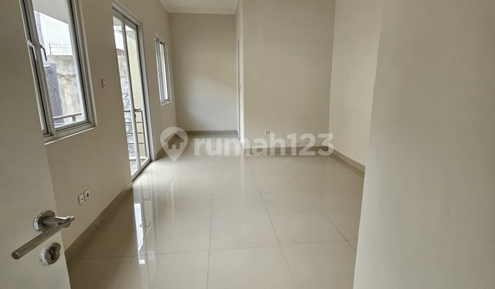 Rent.fast San Lorenzo Paramount House Gading Serpong