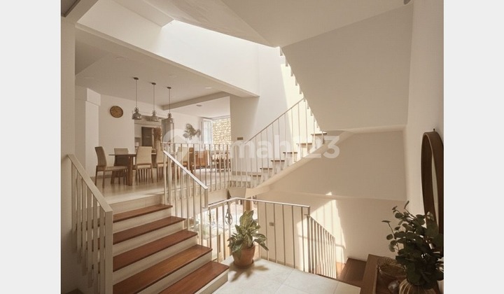 Dijual Rumah Mewah Murah Siap Huni di Pantai Mutiara (008973) 2