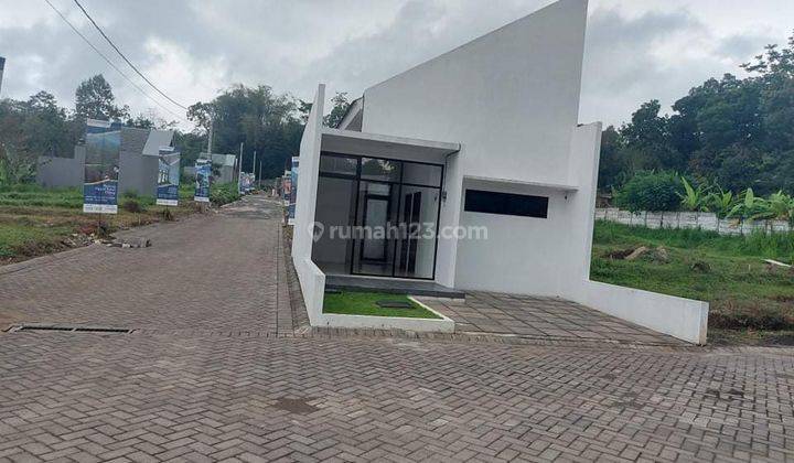 Rumah serasa villa ada kolam renang hnya sedia -+30  jtan 2