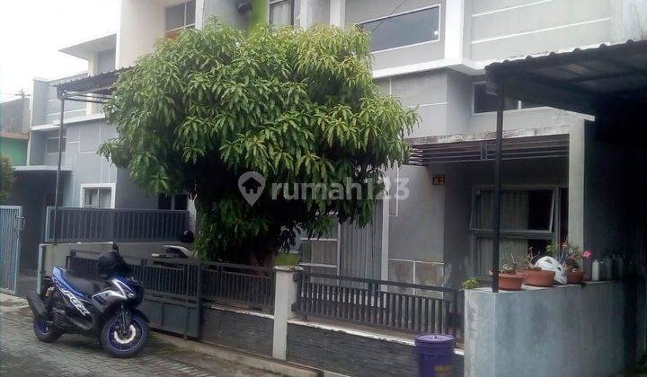 Rumah 2 lantai siap huni di perumahan 1