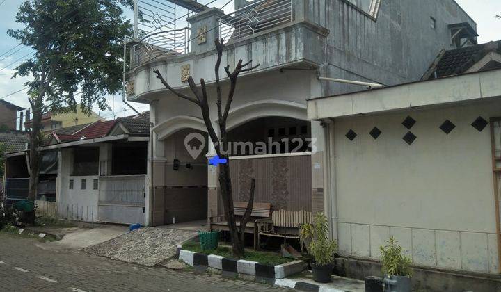 Rumah 2 lantai lokasi dekat kota 3
