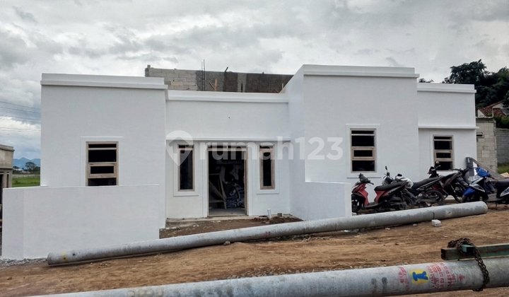 Rumah Baru Lingkungan Baru di Kutawaringin