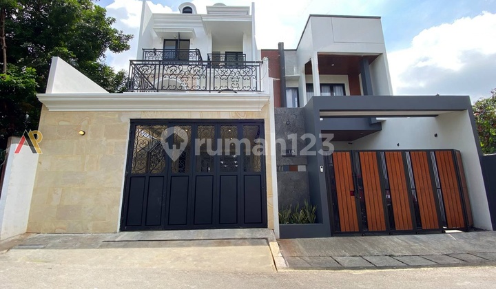 Rumah Mewah Private Pool Ragunan Jagakarsa Jakarta Selatan Rumah Mewah Private Pool Ragunan Jagakarsa Jakarta Selatan