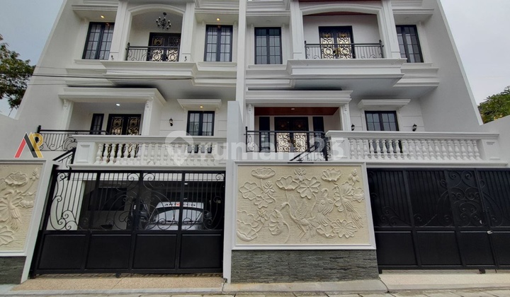 Rumah Classic 3 Lantai Dekat Pintu Tol Andara Cilandak Jakarta Selatan Rumah Classic 3 Lantai Dekat Pintu Tol Andara Cilandak Jakarta Selatan