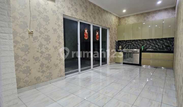 Rumah 2 Lantai Siap Huni di Cluster Madrid Modernland Tangerang