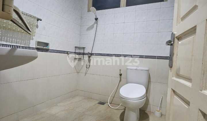 Siap Huni, Rumah, 2 Lantai, Bebas Banjir Disewakan Cepat Cluster Madrid Modernland Tangerang Rapi Bagus Siap Huni, Rumah, 2 Lantai, Bebas Banjir Disewakan Cepat Cluster Madrid Modernland Tangerang Rapi Bagus