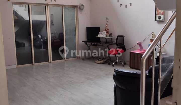 Ready-to-occupy house in Tangerang city golf park