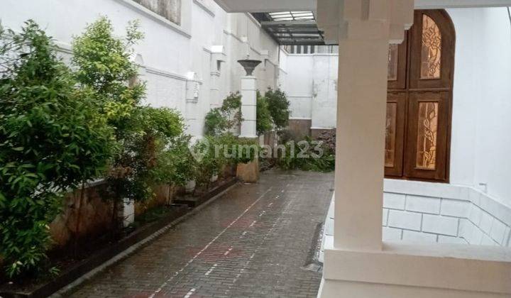 Rumah Bagus Komersial Area Di Raya Darmo Pusat Kota Surabaya 2