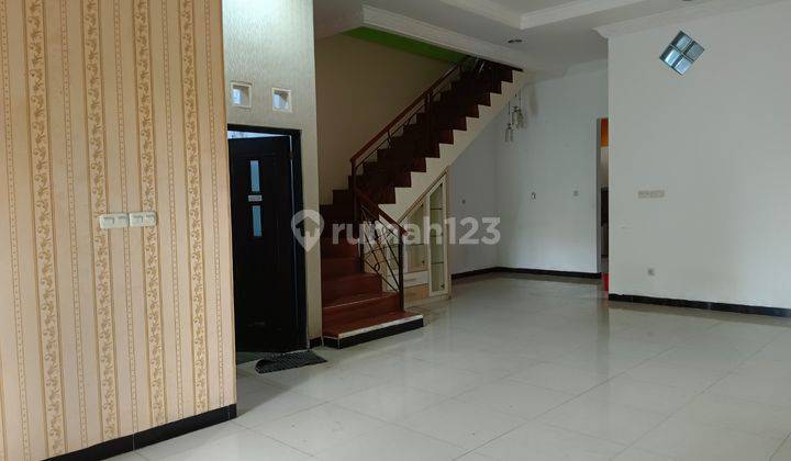 Dijual Rumah 3 Lantai di Dalam Cluster Bulevar Hijau Bekasi 2