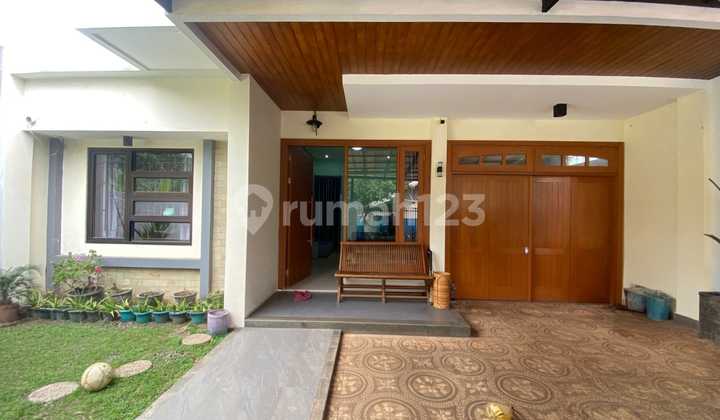 Beautiful Contemporary and Ready-to-Occupy House in Pedurenan Bekasi Beautiful Contemporary and Ready-to-Occupy House in Pedurenan Bekasi