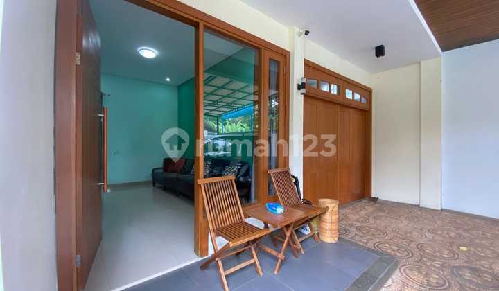 Beautiful Contemporary and Ready-to-Occupy House in Pedurenan Bekasi 2