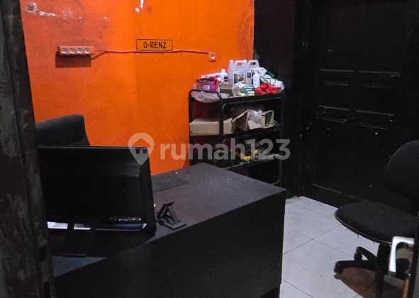 Rumah Hook Lokasi Sangat Strategis Pinggir Jalan Dijual di Harapan Indah 1, Bekasi 2