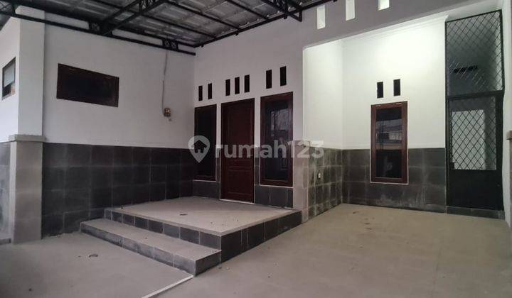 Disewakan Rumah Murah di Harapan Indah 1 Bekasi  1