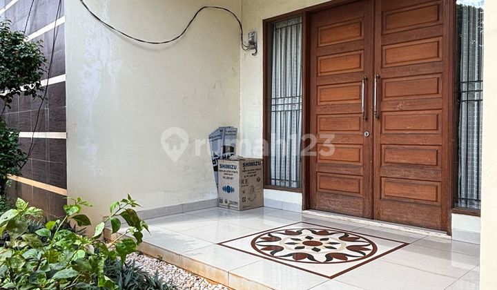 Dijual Rumah Strategis 2 Lantai dan Siap Huni di Bekasi Selatan, Kota Bekasi, Jawa Barat.