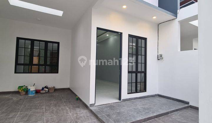 Dijual Rumah Semi Cluster Hadap Timur di Harapan Indah Depan Bekasi 1