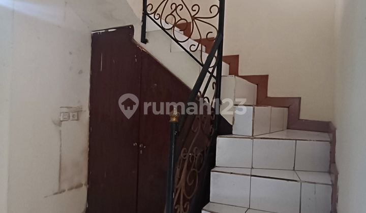 Rumah di Krukut 2 Lantai SHM 8