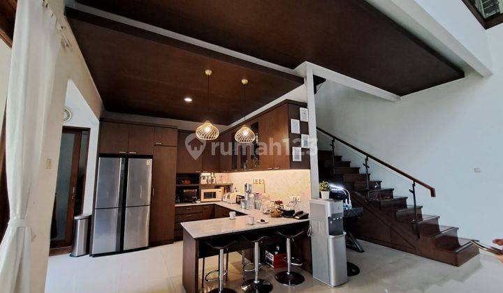 Rumah Modern di Pusat Kota Semi Furnished di Pancoran 2