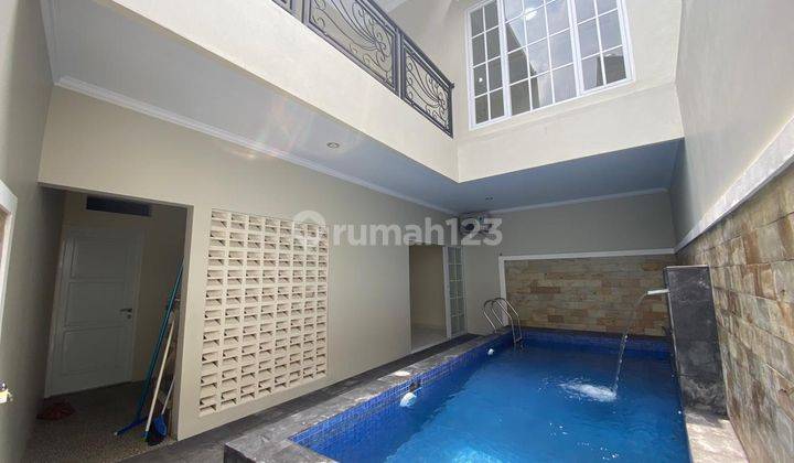 Rumah Modern Semi Furnished Ada Kolam Renang di Jagakarsa 2