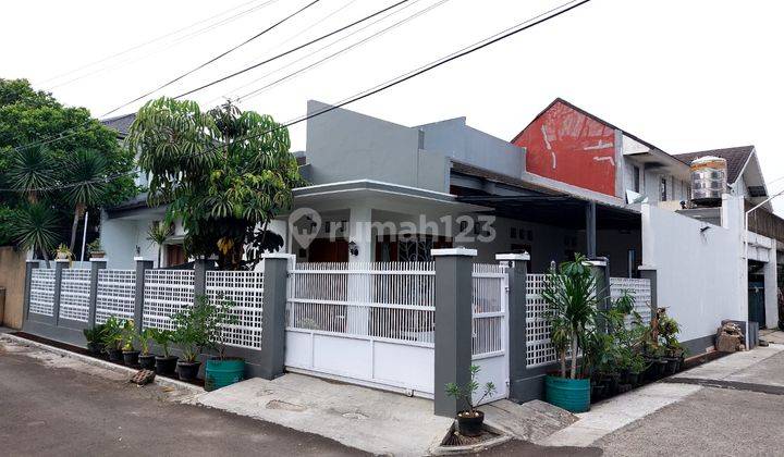 Rumah Minimalis Posisi Hook di Komplek Ternama Cinere 2