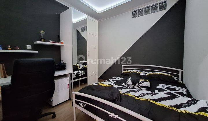 Rumah Semi Furnished Di Cinere Akses Dekat Tol Brigif 2