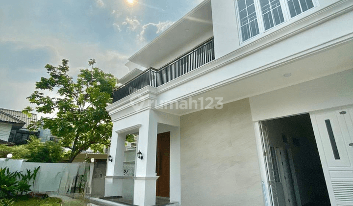 Rumah Modern Classic Super Mewah Dengan Kolam Renang di Lebak Bulus 1