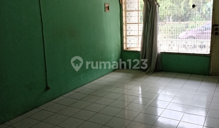 Rumah dengan Halaman Super Luas di Arco 2