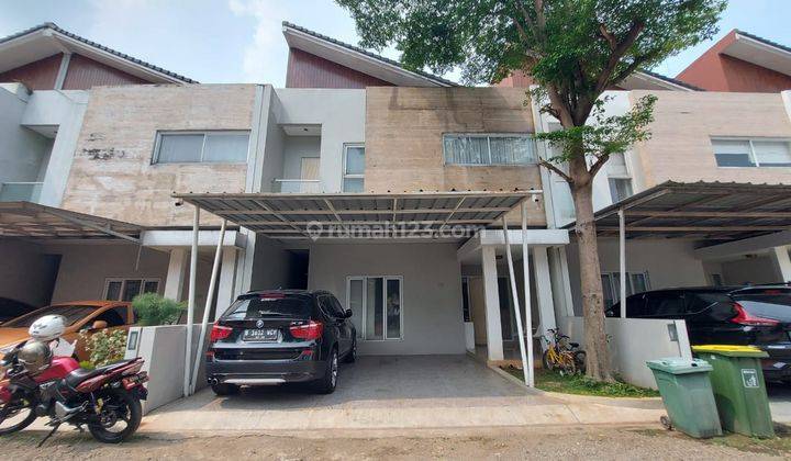 Rumah Modern Townhouse di Lebak Bulus  1