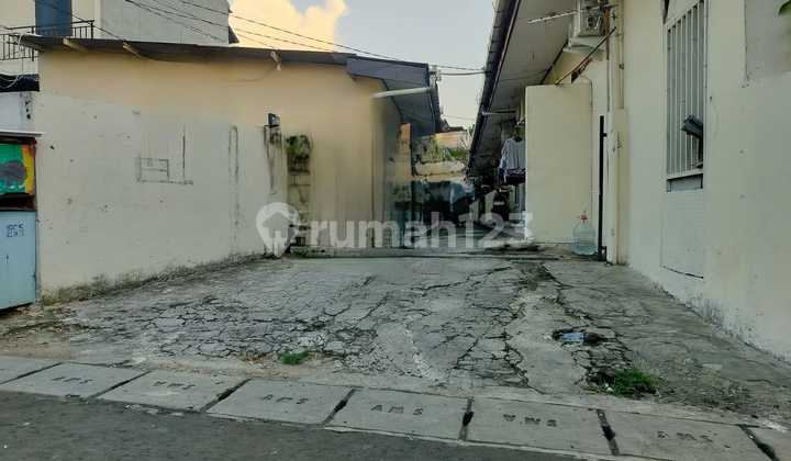 Kontrakan Petak 17 Pintu Nempel Jakarta Selatan