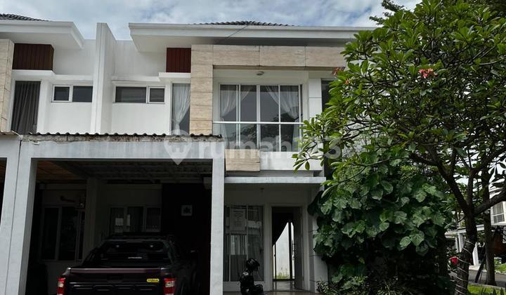 Rumah Asri dengan Taman yang Luas dan Siap Huni di Selatan Jakarta