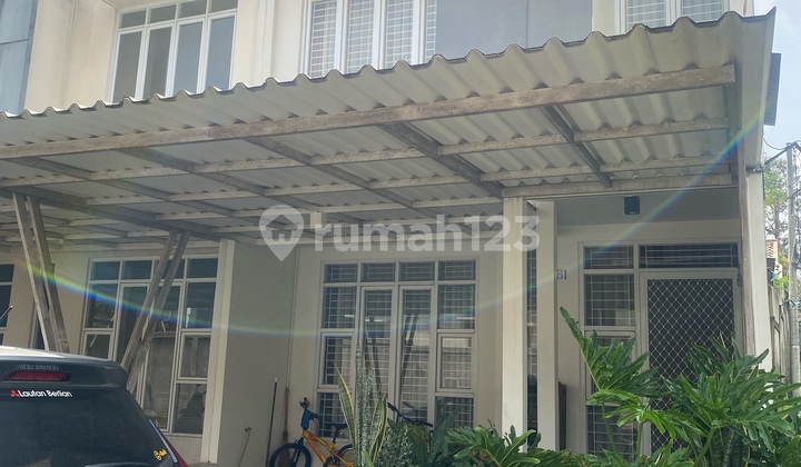 Minimalist House Ready to Occupy Adjacent to Toll Road 2