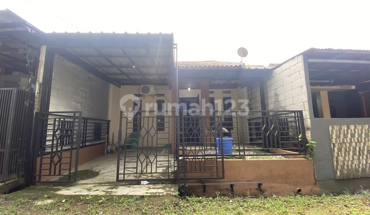 Ready-to-Live House in Sawangan Furnished 2